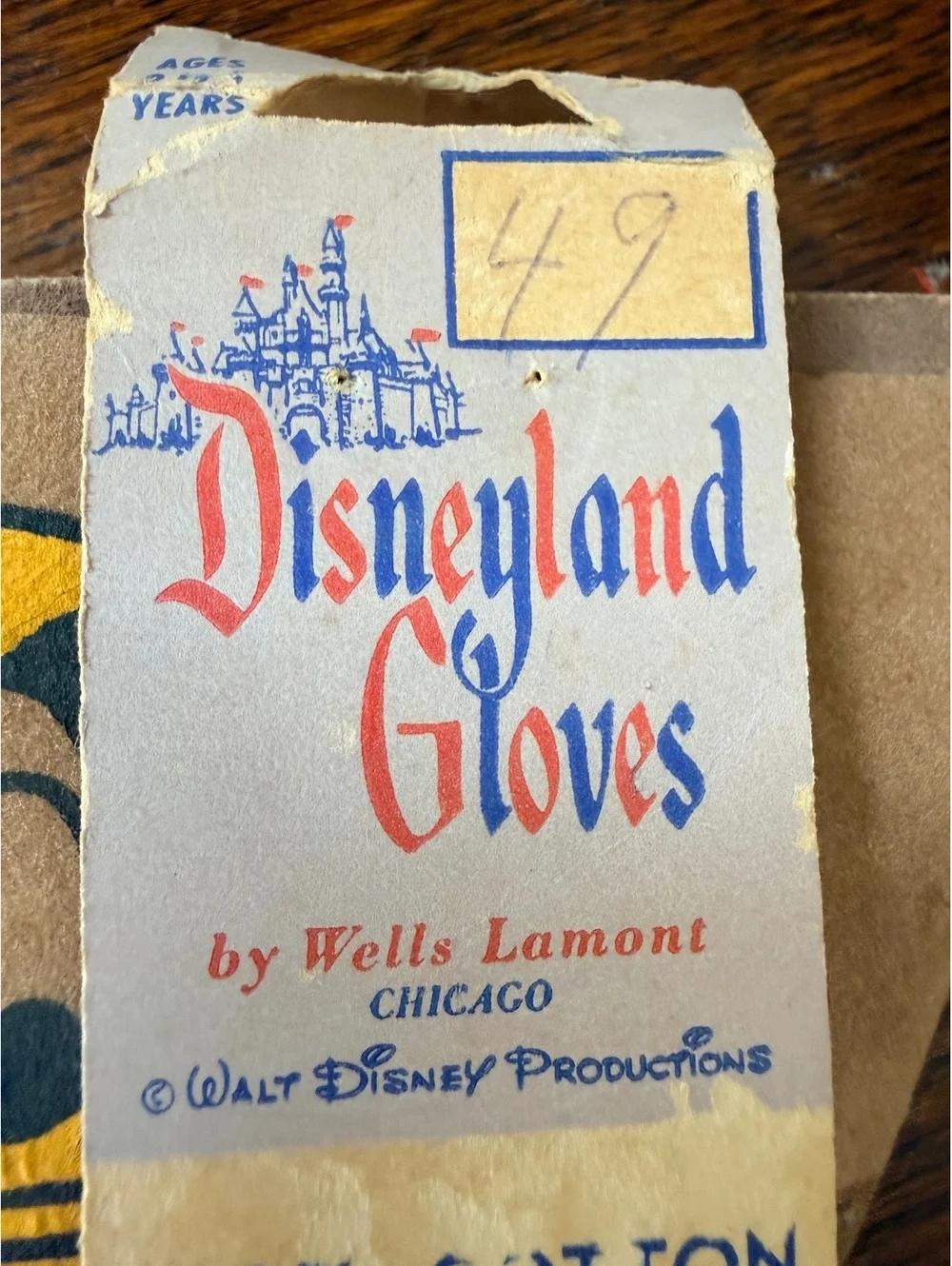 Vintage Disneyland Donald Duck Gloves by Wells Lamont